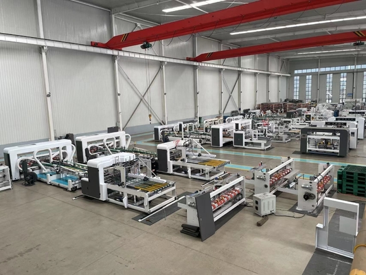 Folder Gluer Corrugated Carton Box Machine Struktur kompak